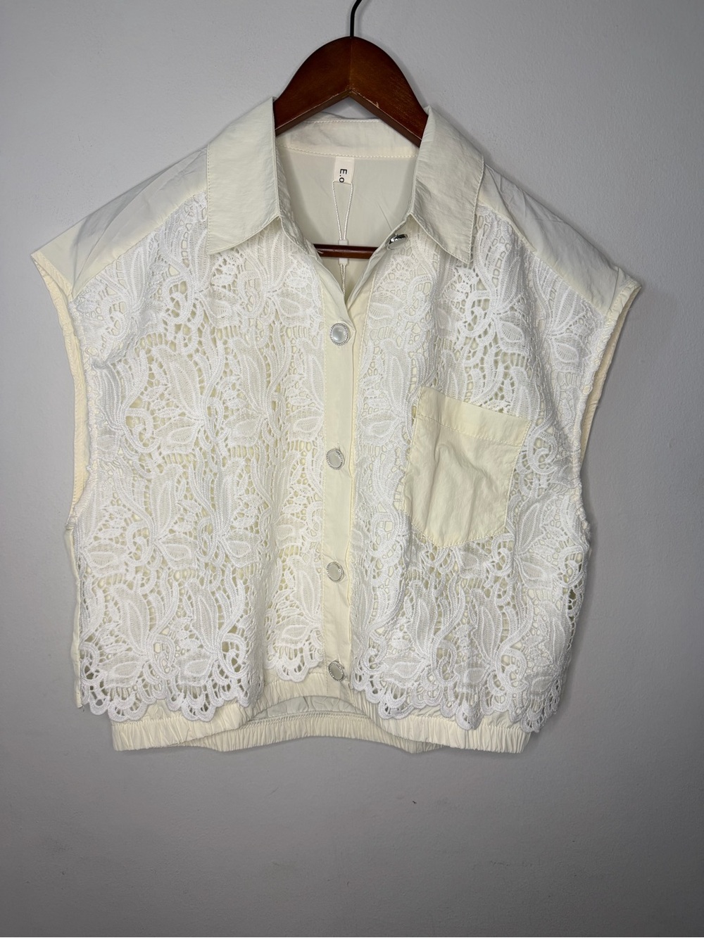 Cream Lace Button-Front Sleeveless Blouse